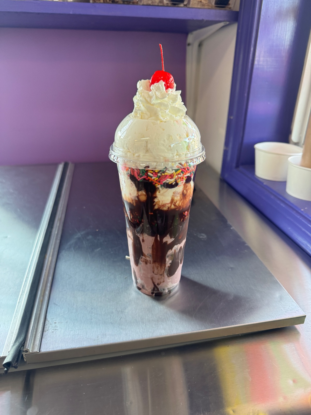 Med. Hot fudge sundae
