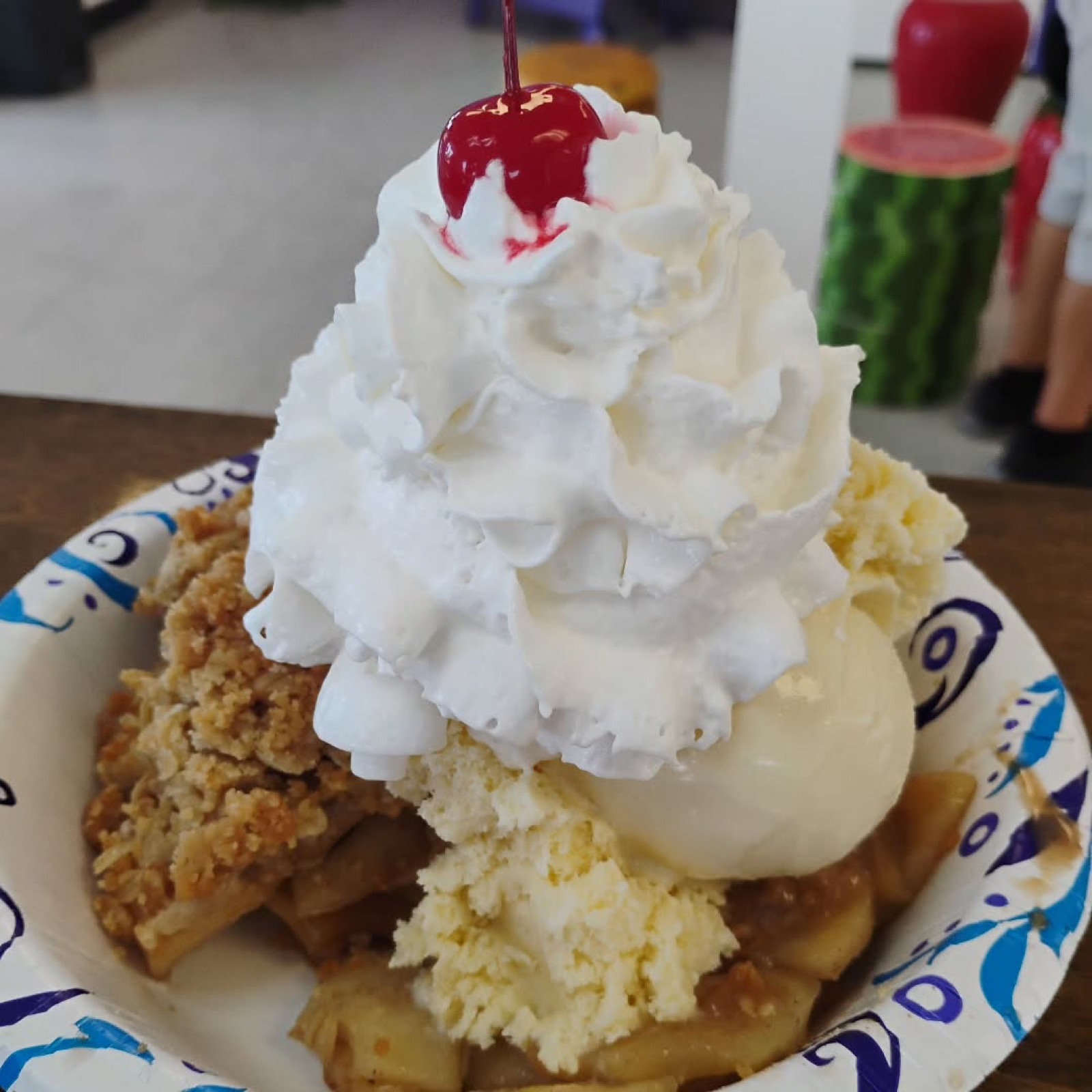 Apple crisp sundae