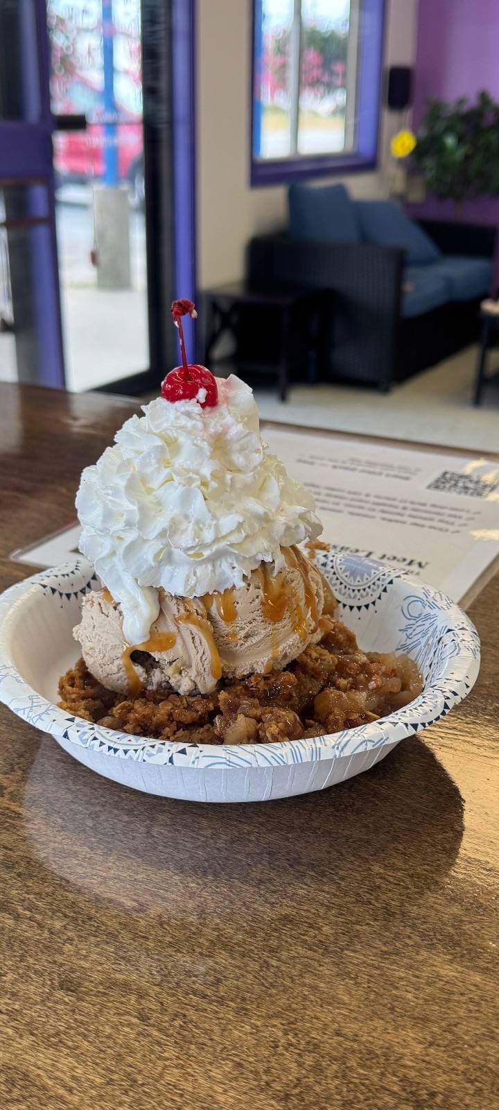 Apple crisp sundae